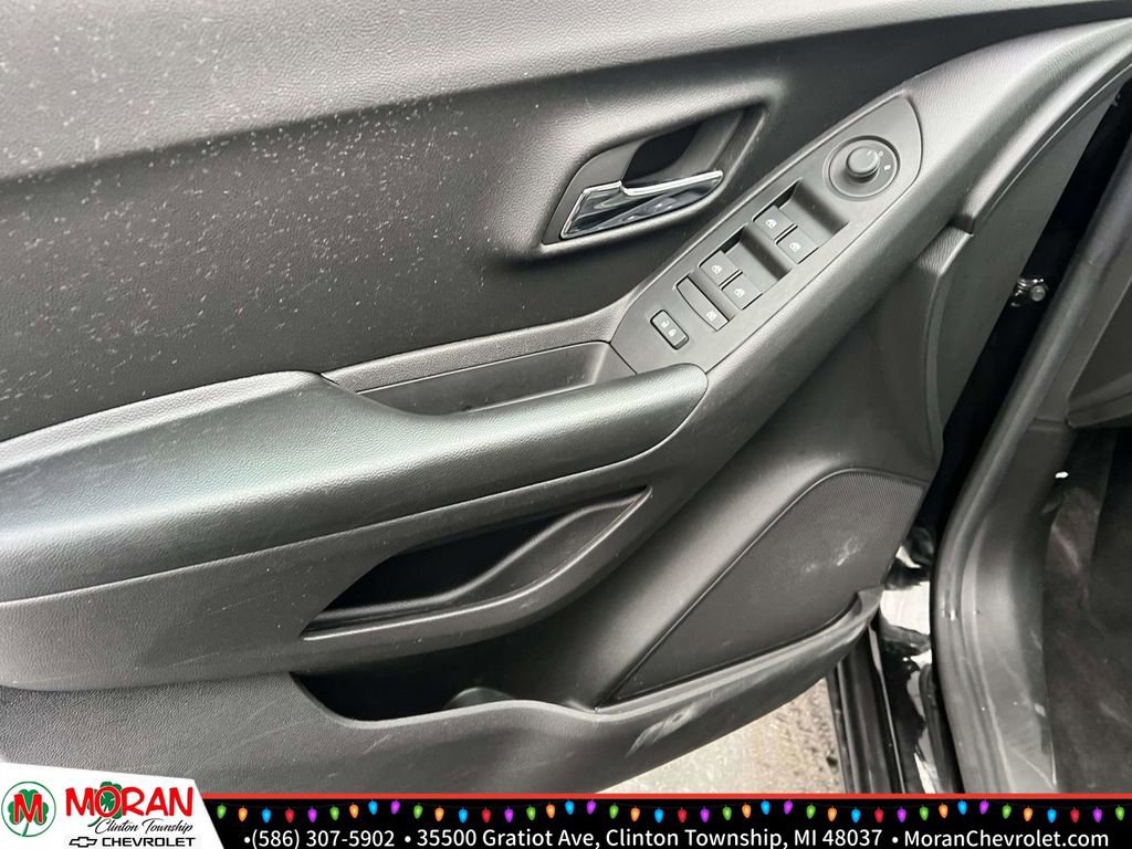 Certified 2022 Chevrolet Trax LT w/ LT Convenience Package image 14