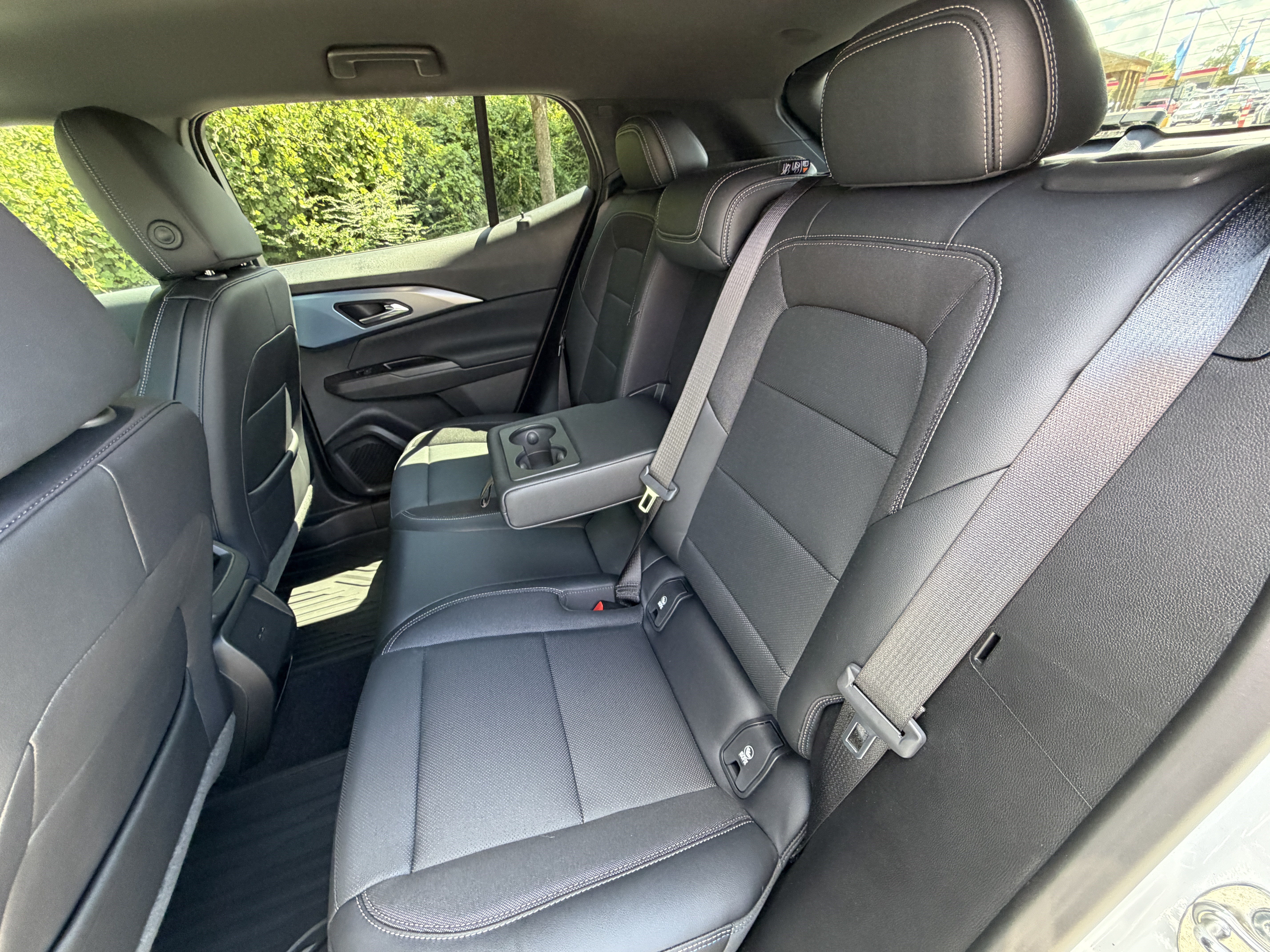 Used 2024 Chevrolet Equinox EV LT FWD image 18