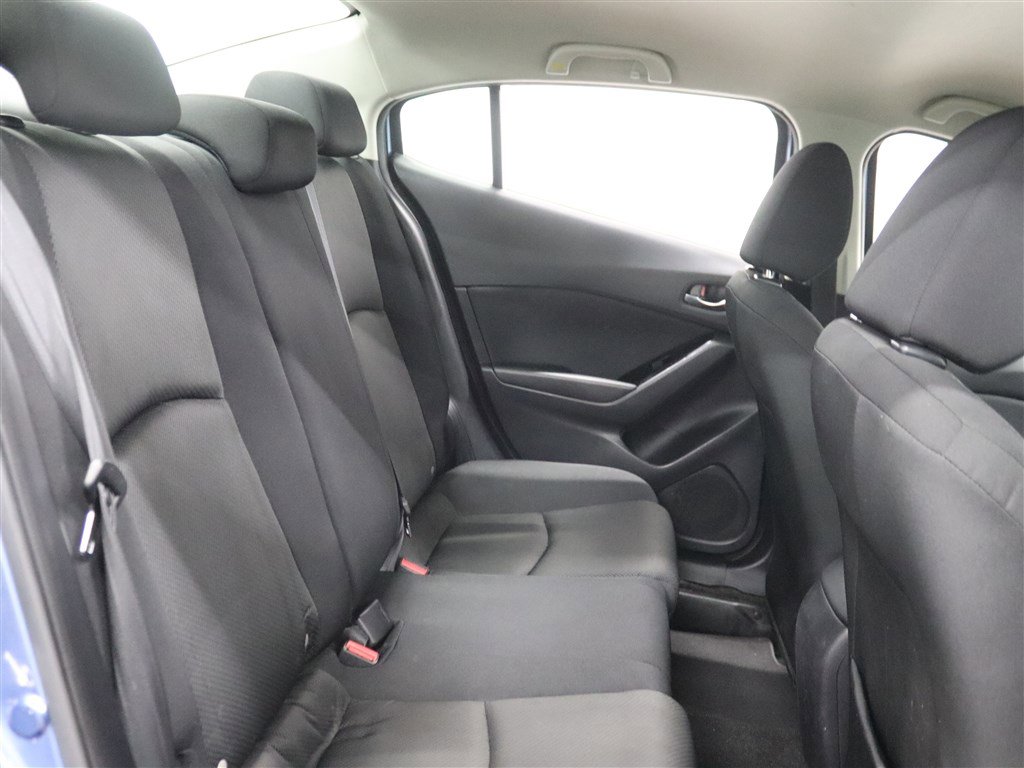 Used 2018 MAZDA MAZDA3 Sport FWD image 13