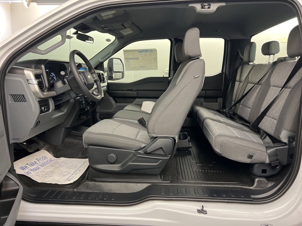 New 2025 Ford F250 XLT w/ Snow Plow Prep Package image 28