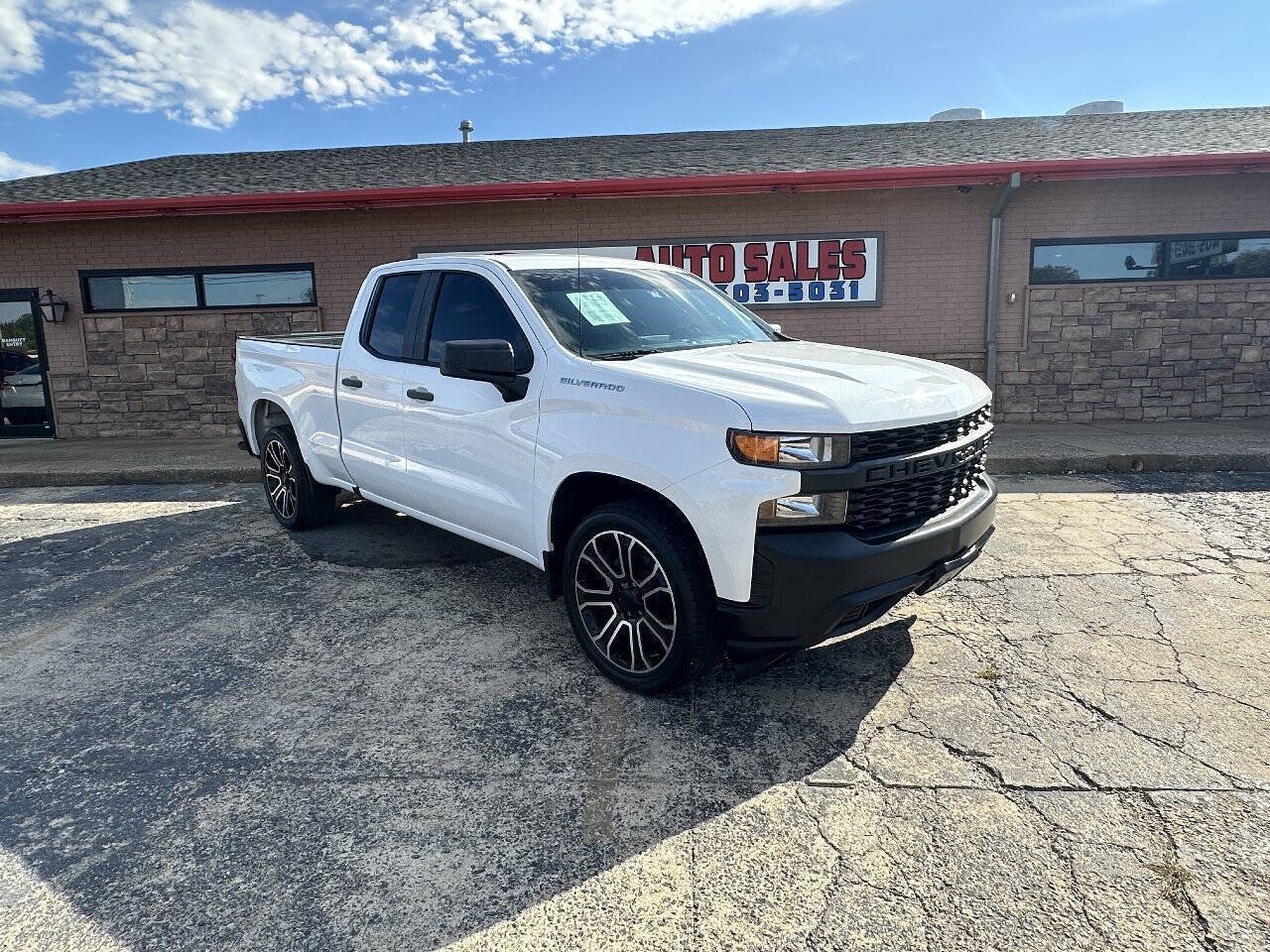 Used 2019 Chevrolet Silverado 1500 W/T RWD image 1
