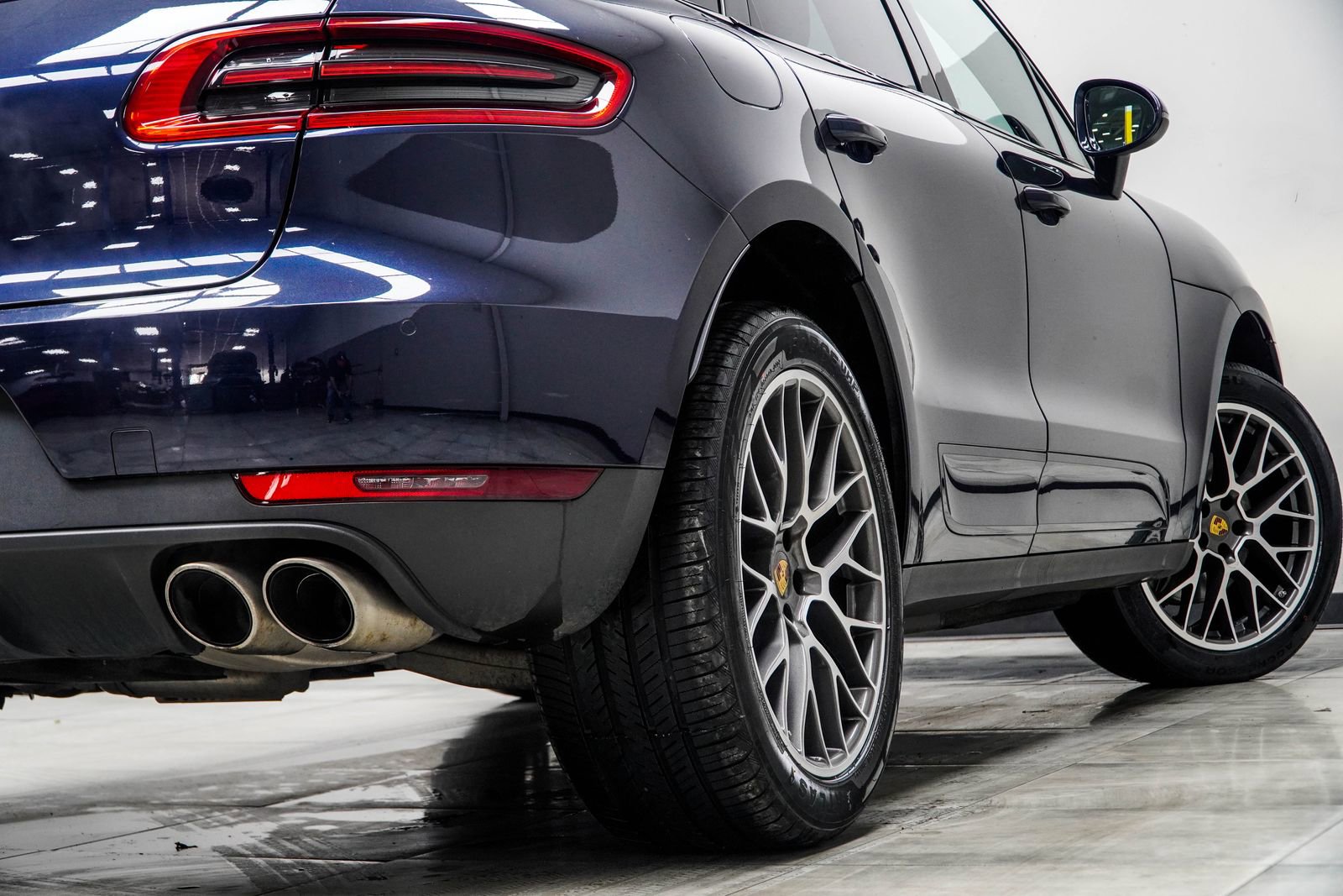 Used 2018 Porsche Macan S image 17