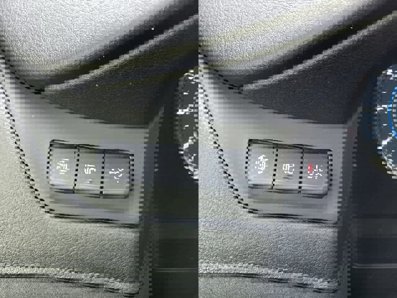 Used 2018 Cadillac Escalade ESV Luxury image 36