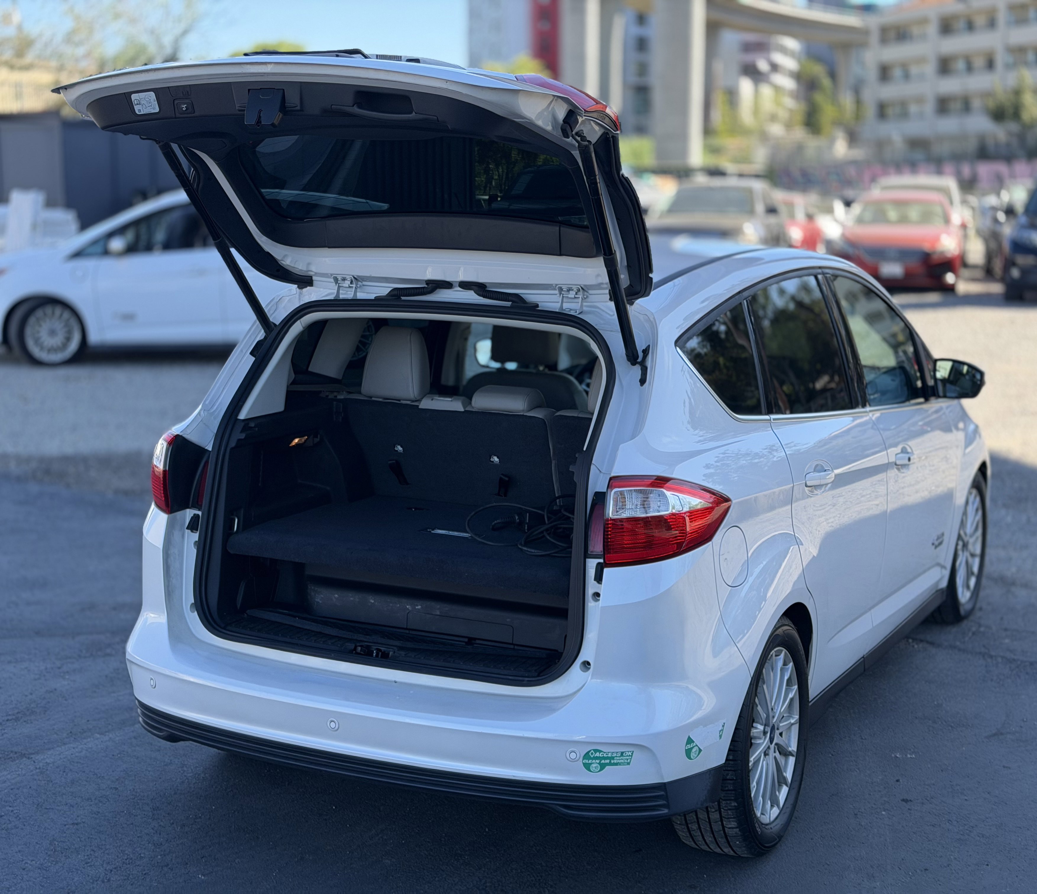 Used 2016 Ford C-MAX Energi SEL w/ Equipment Group 302A image 9