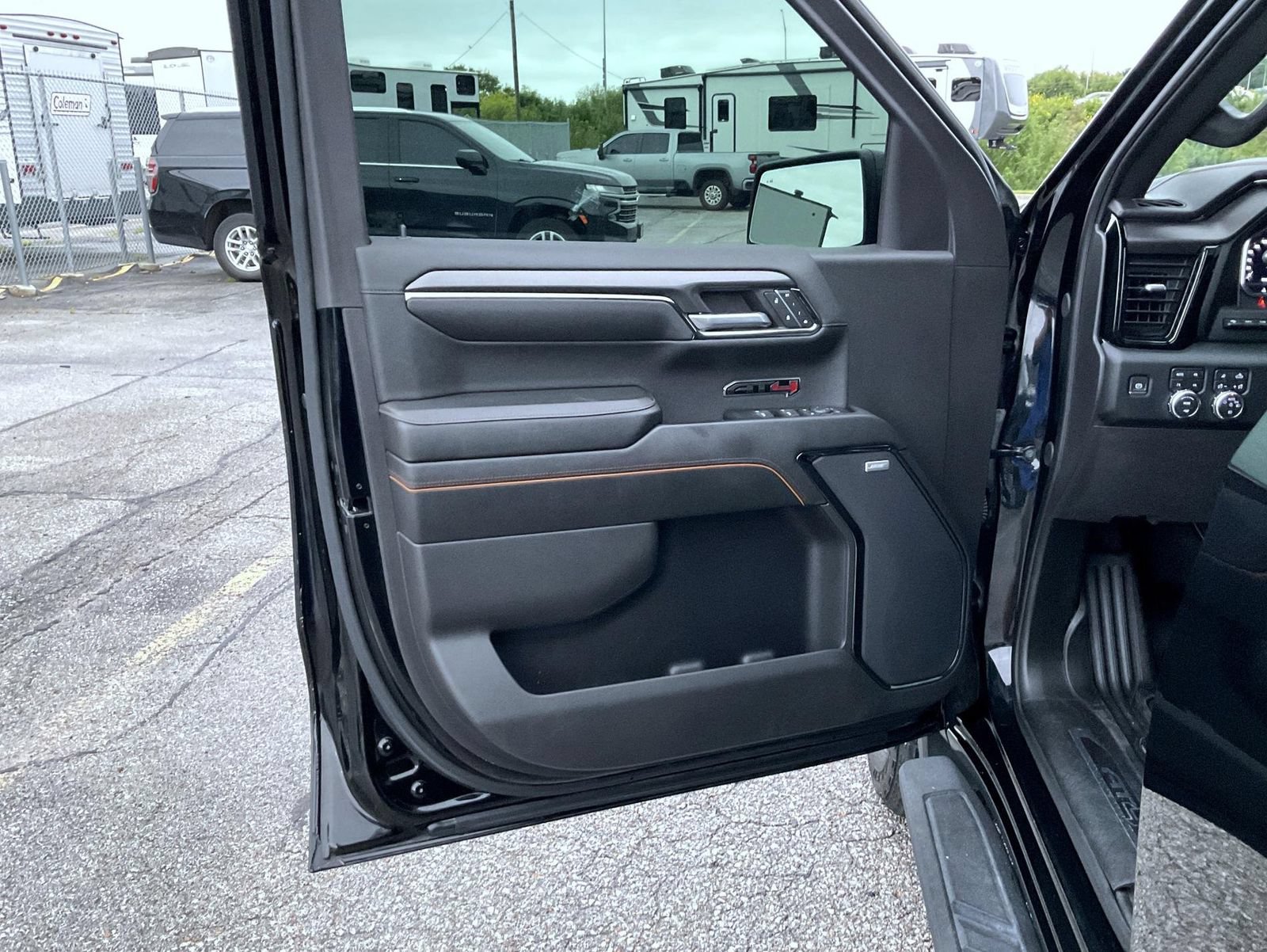 Certified 2024 GMC Sierra 1500 AT4 w/ Technology Package AWD/4WD image 9