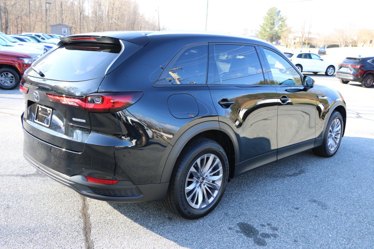 Used 2025 MAZDA CX-90 Plug-In Hybrid w/ Preferred image 8