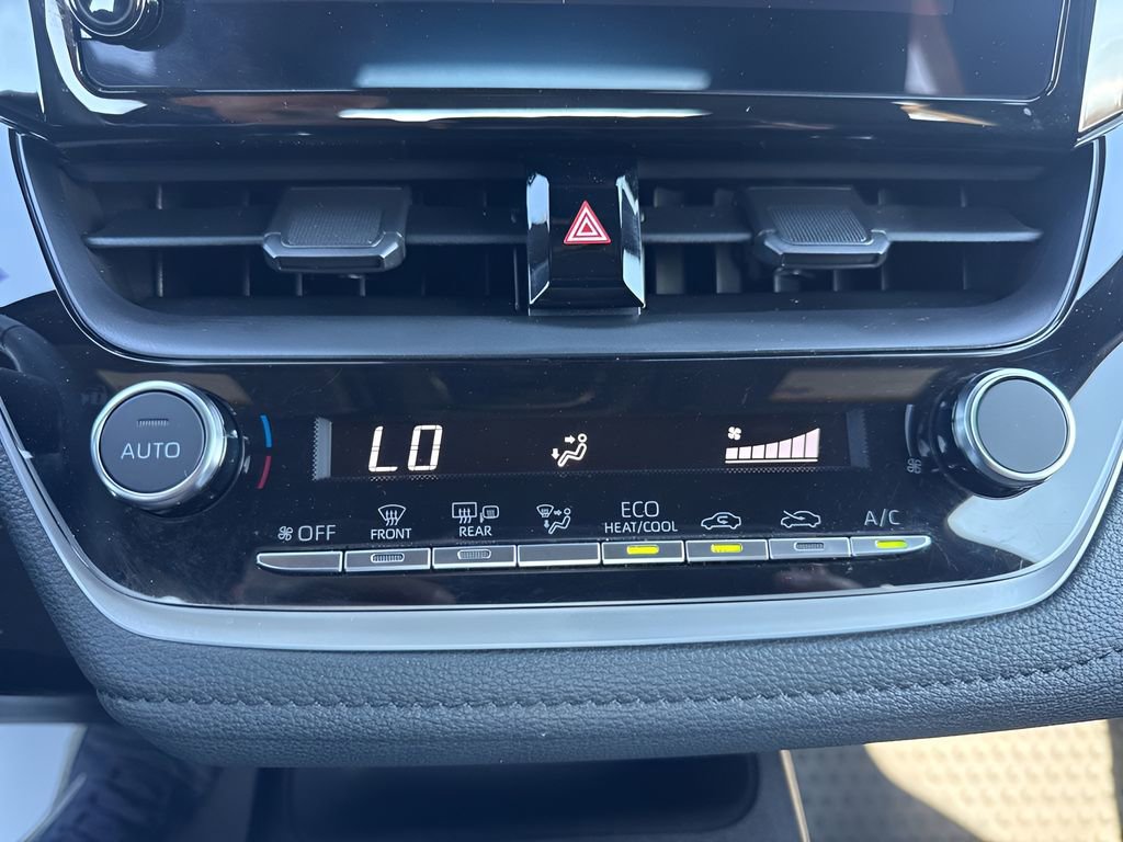 Used 2025 Toyota Corolla SE image 17