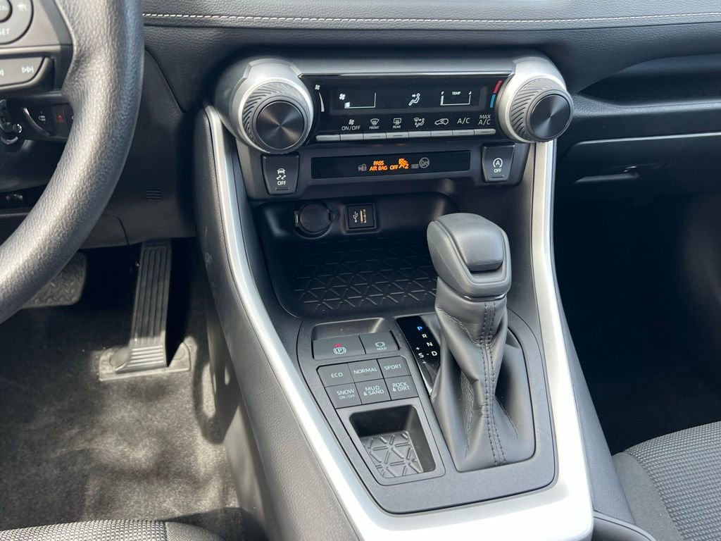 Certified 2025 Toyota RAV4 LE AWD/4WD image 21