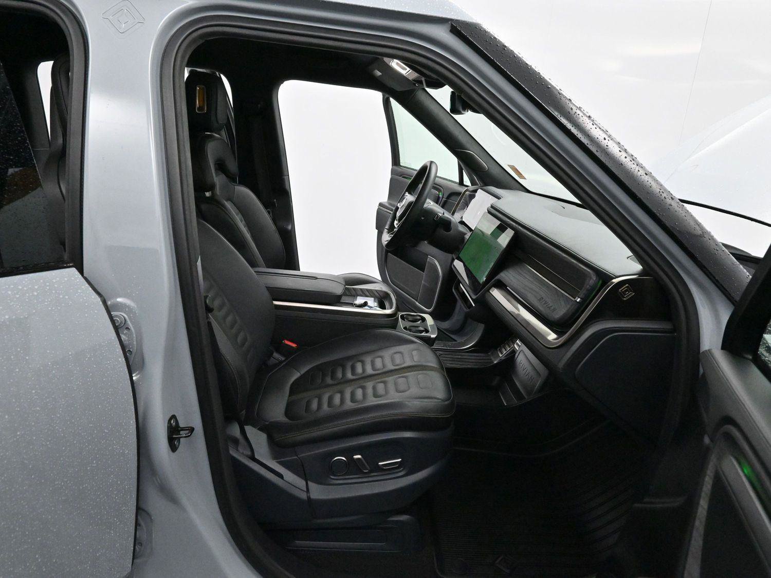 Used 2022 Rivian R1T Adventure image 25