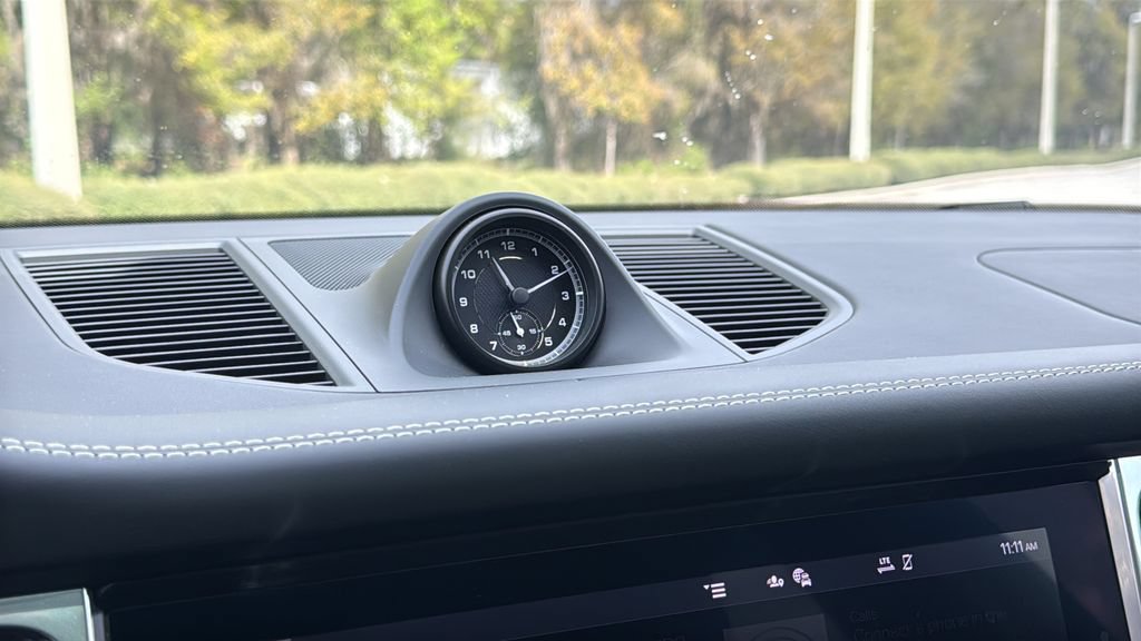 New 2026 Porsche Macan AWD/4WD image 26