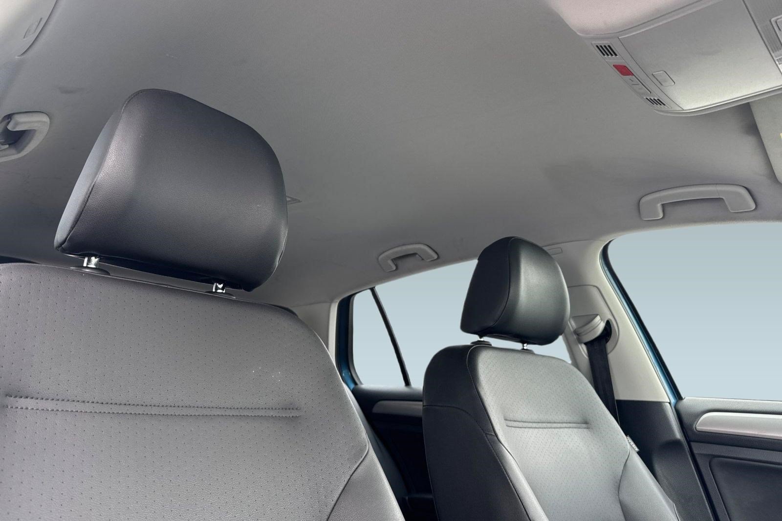 Used 2015 Volkswagen e-Golf SEL Premium FWD image 25