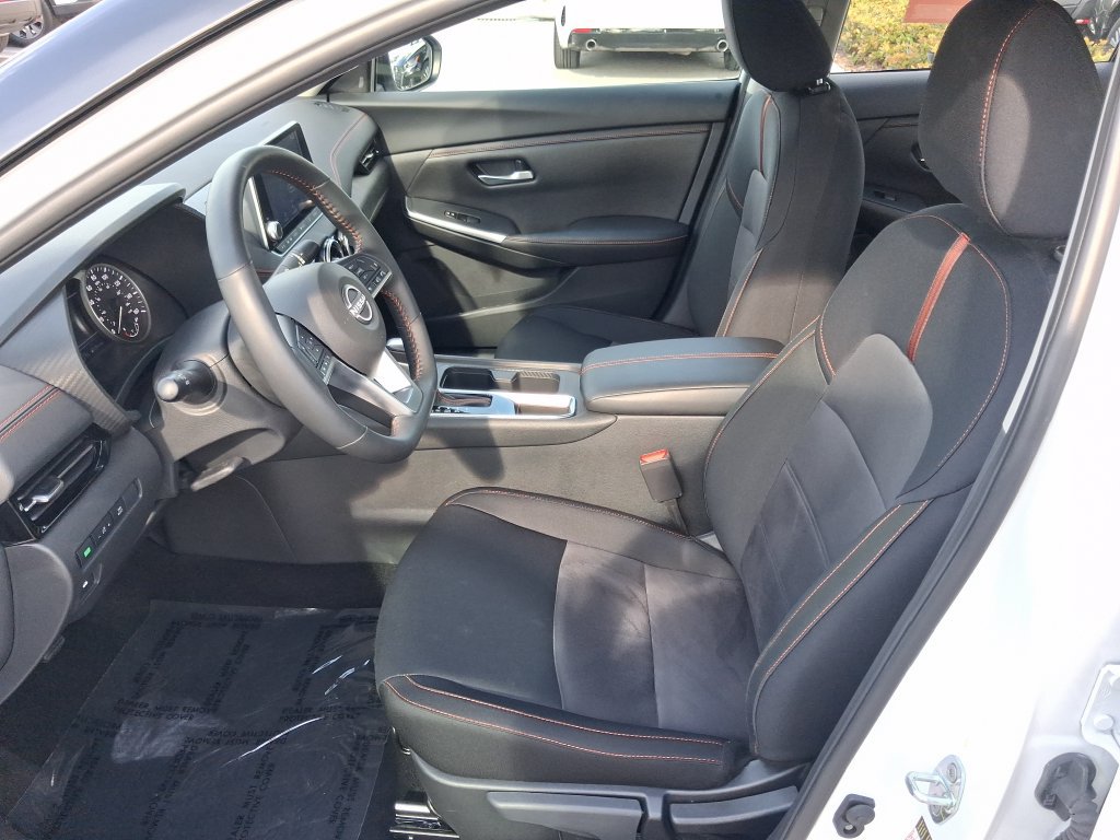 Certified 2025 Nissan Sentra SR FWD image 19
