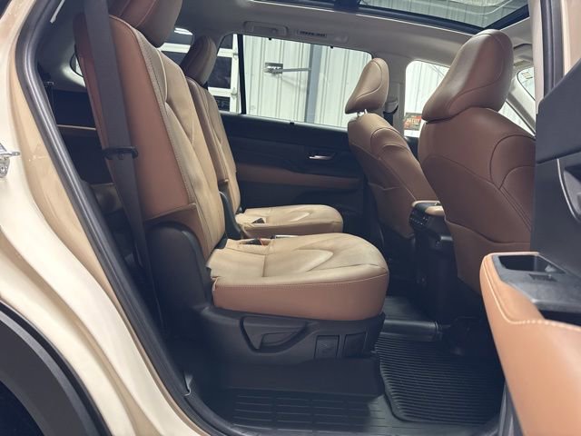 Used 2024 Toyota Grand Highlander Platinum image 27