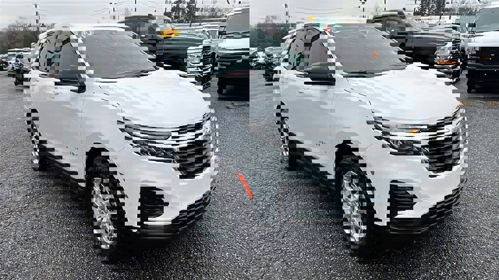 Used 2023 Chevrolet Equinox LS image 3