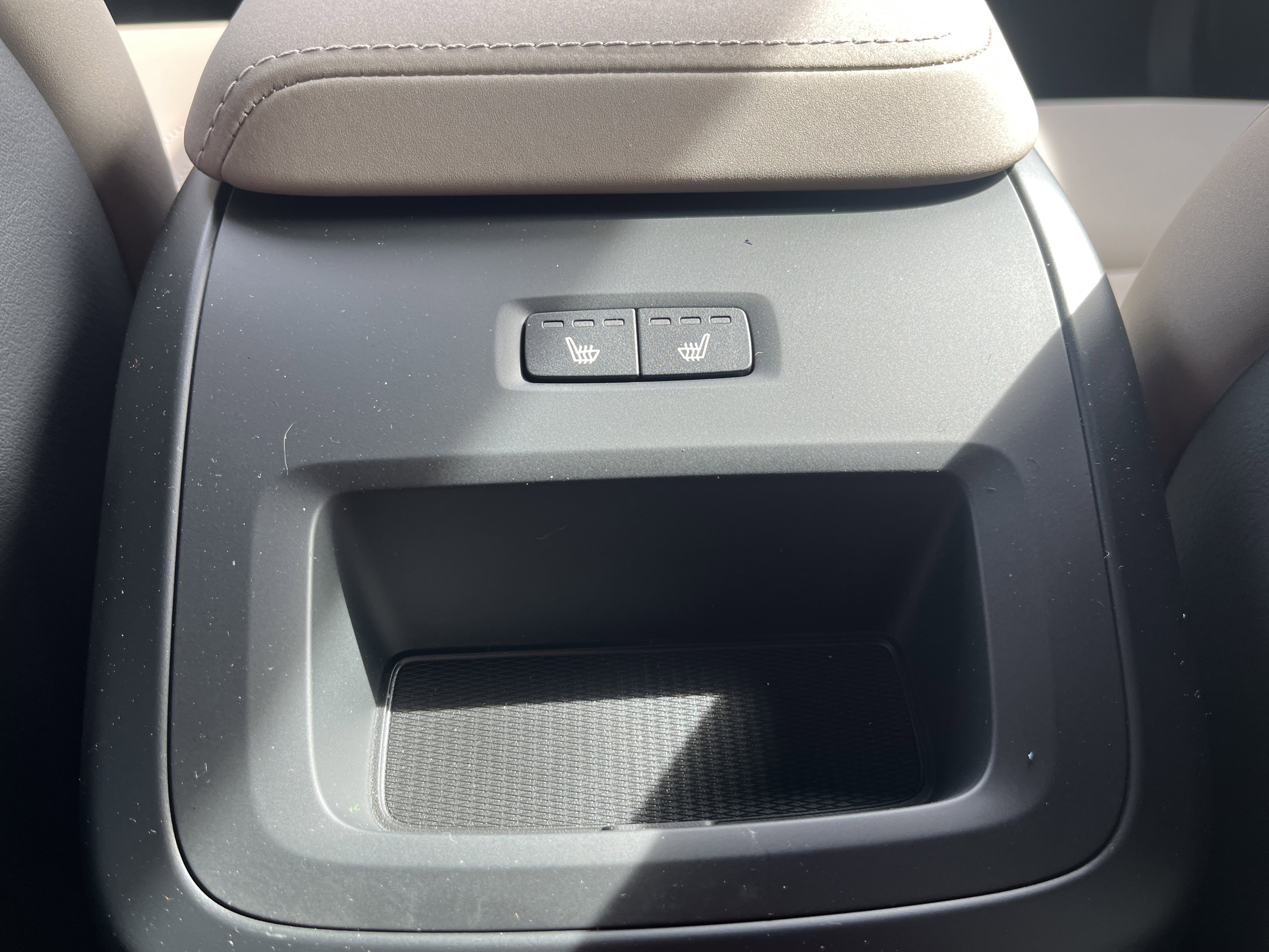 New 2026 Volvo XC60 B5 Core w/ Protection Package Premier image 12
