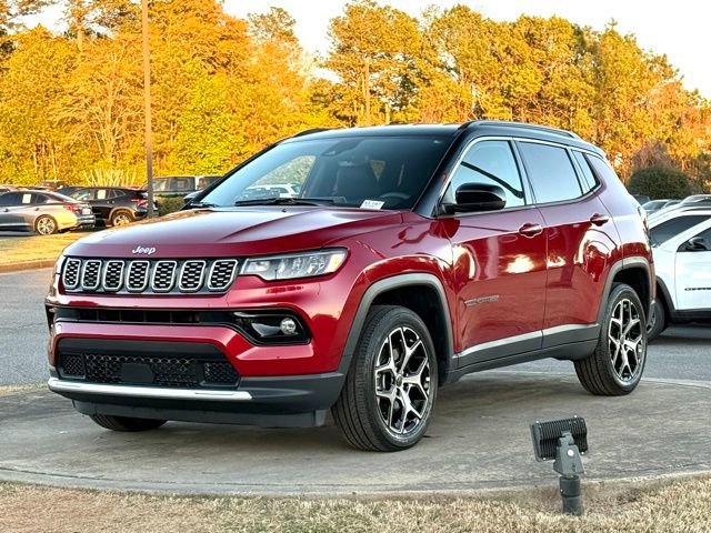 Used 2025 Jeep Compass Limited image 3