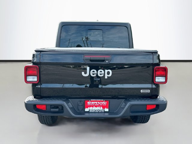 Used 2021 Jeep Gladiator Overland AWD/4WD image 6