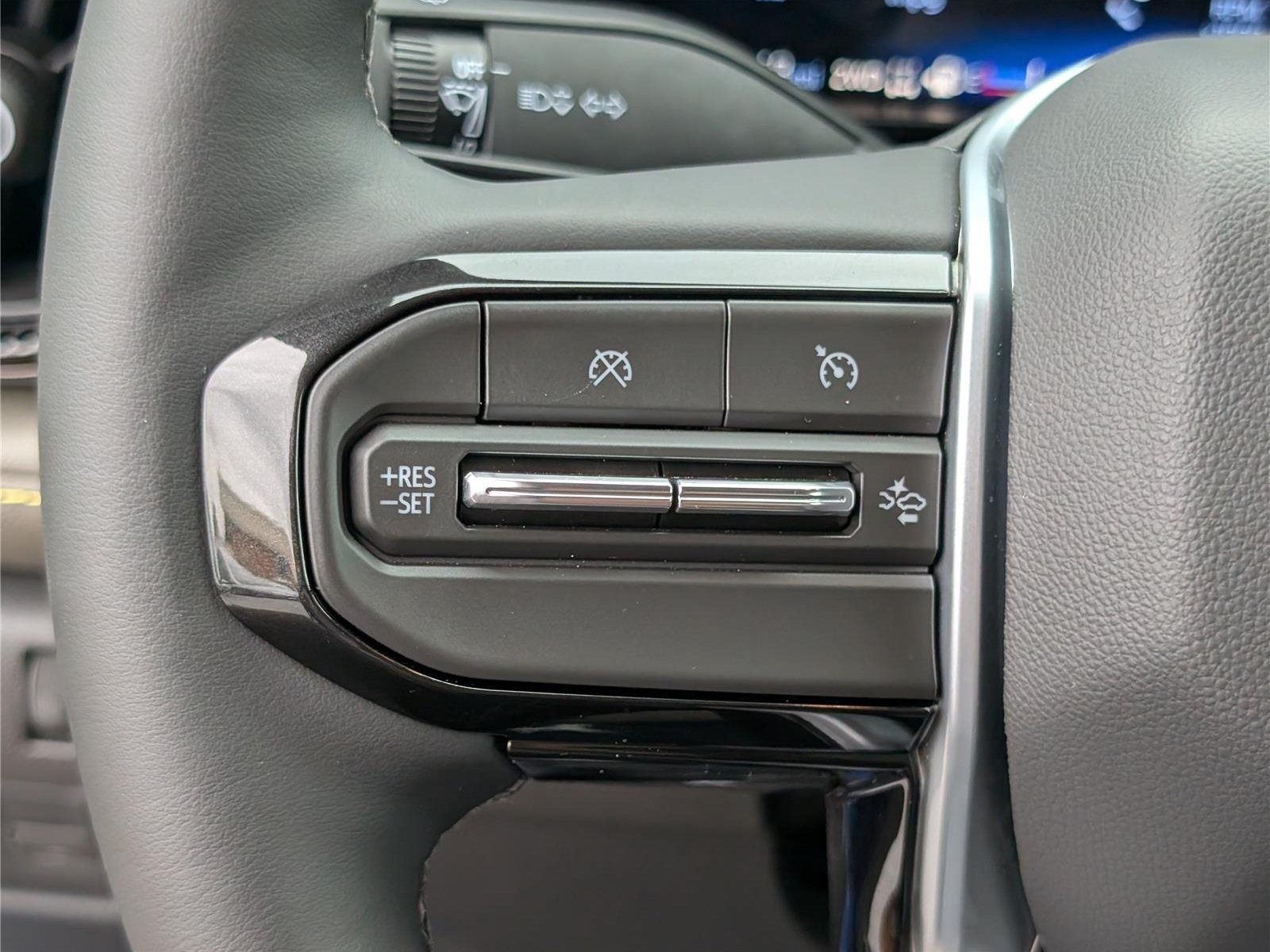 Used 2026 Chevrolet Colorado ZR2 w/ Midnight Edition AWD/4WD image 23