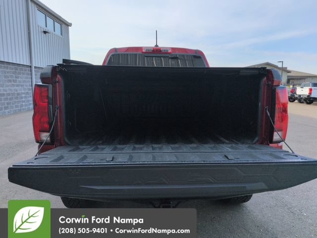 Used 2024 Chevrolet Colorado ZR2 w/ ZR2 Convenience Package III AWD/4WD image 28