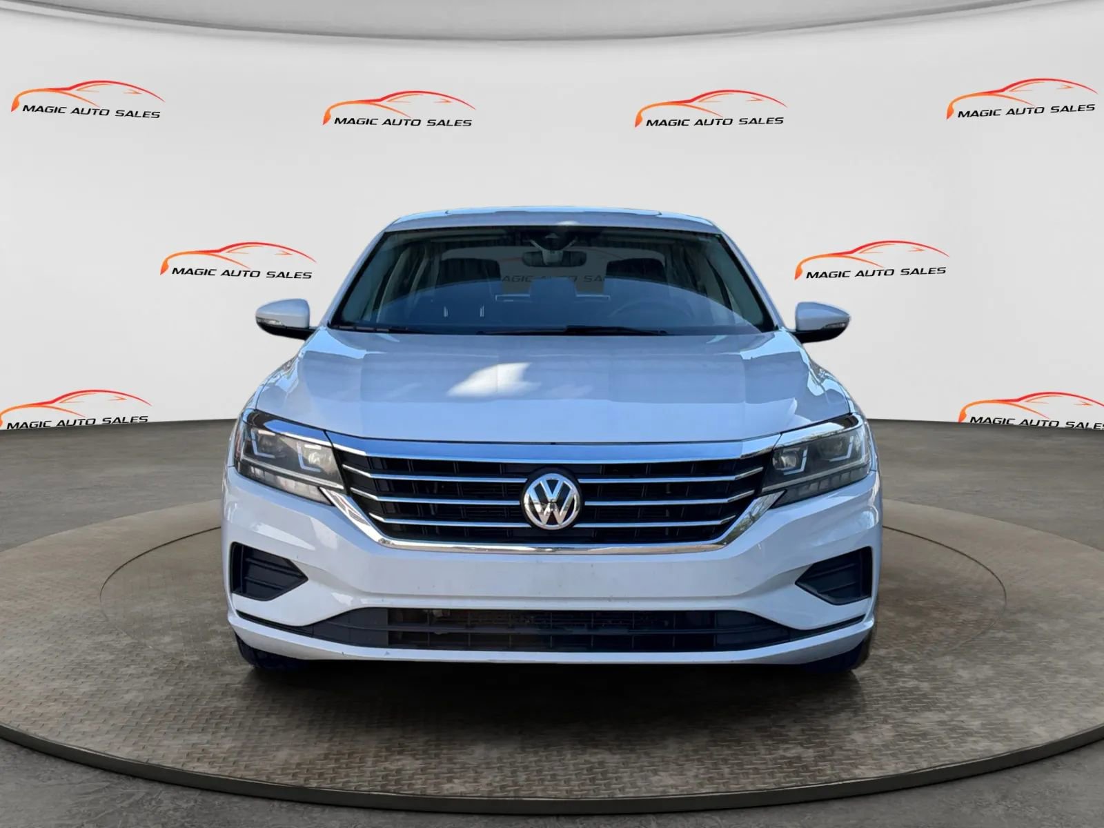 Used 2021 Volkswagen Passat 2.0T SE FWD image 2