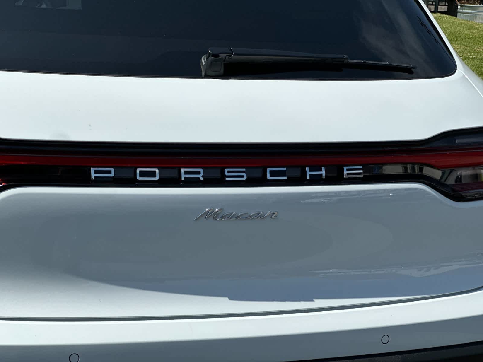 Certified 2025 Porsche Macan AWD/4WD image 32