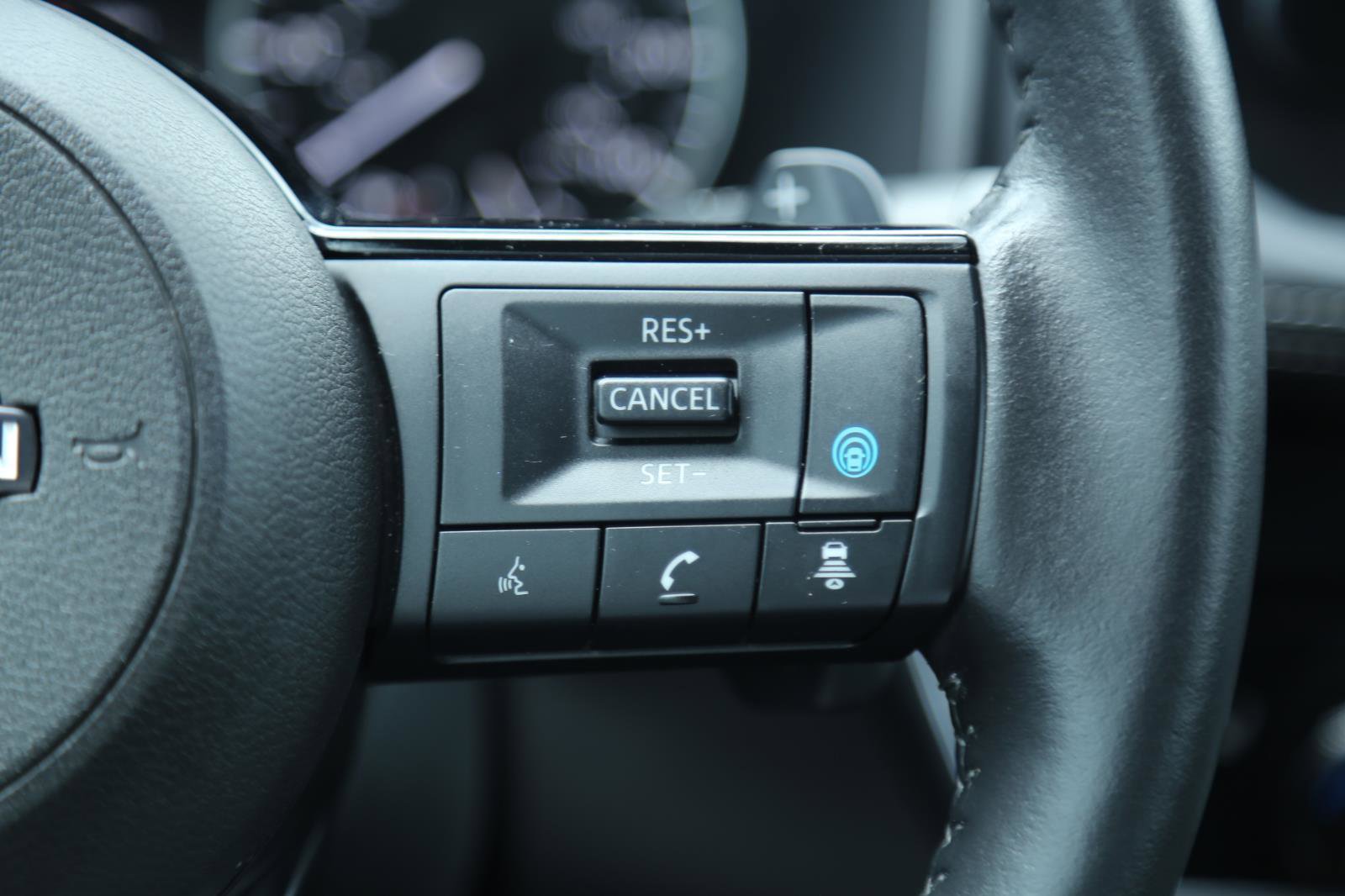 Used 2023 Nissan Rogue SL w/ SL Premium Package image 14