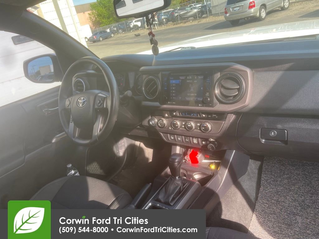 Used 2017 Toyota Tacoma TRD Off-Road w/ Premium & Technology Package AWD/4WD image 9