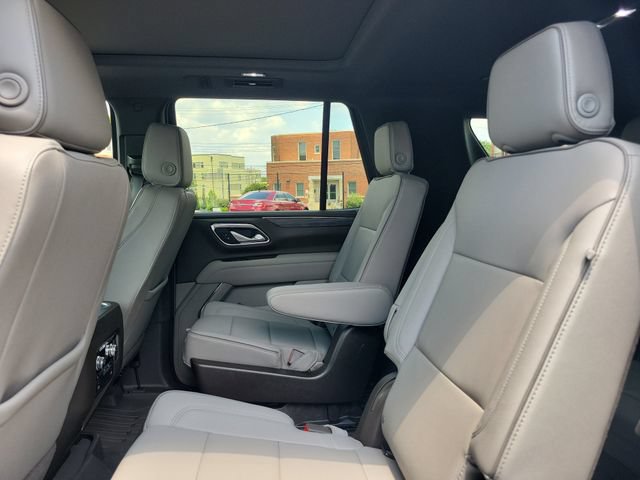 Used 2023 GMC Yukon SLT w/ SLT Premium Package AWD/4WD image 24
