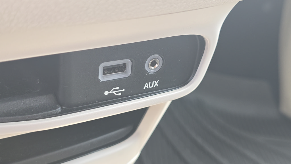 Used 2018 Chrysler Pacifica Limited FWD image 27