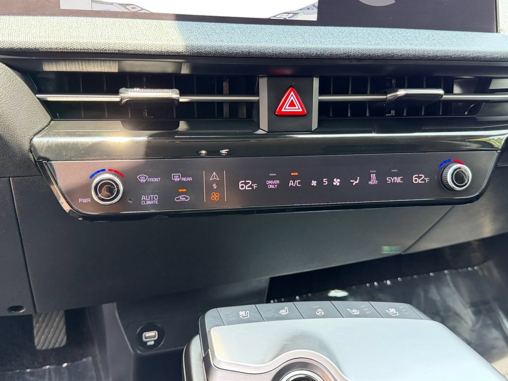 Certified 2023 Kia EV6 Wind AWD/4WD image 23