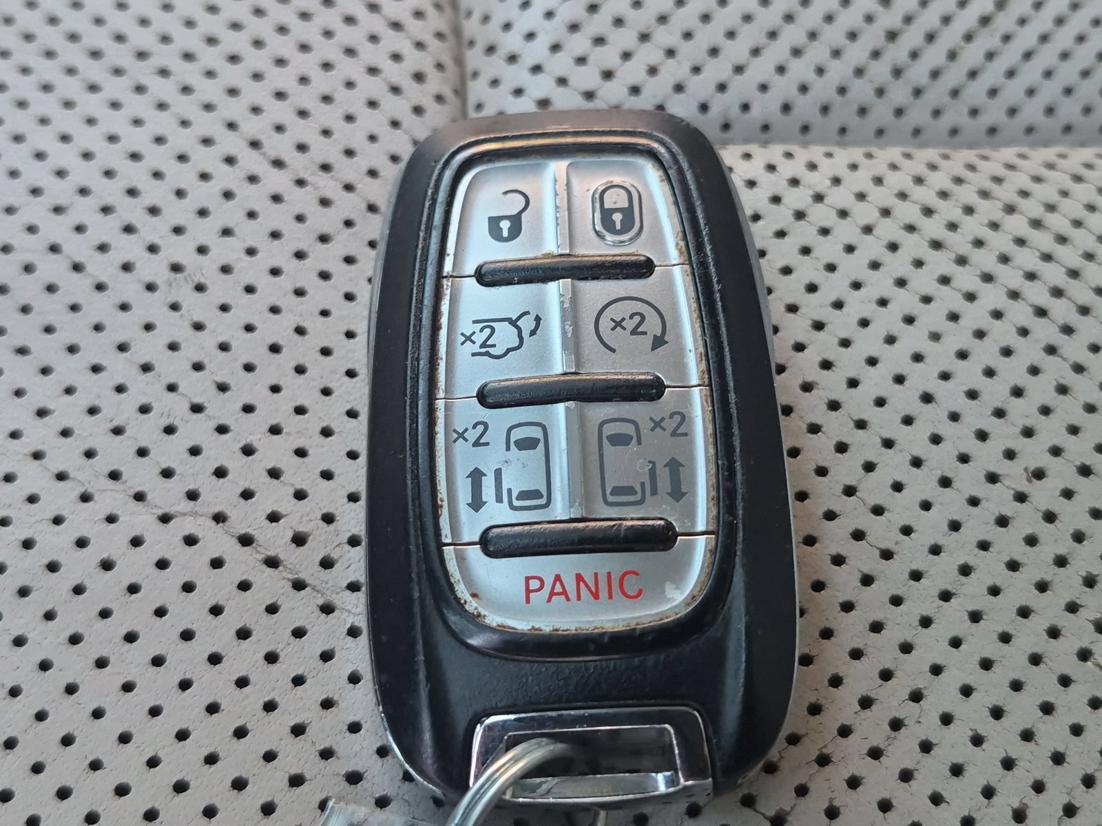 Used 2017 Chrysler Pacifica Limited FWD image 33