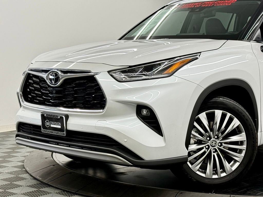 Used 2026 Toyota Highlander Platinum AWD/4WD image 4