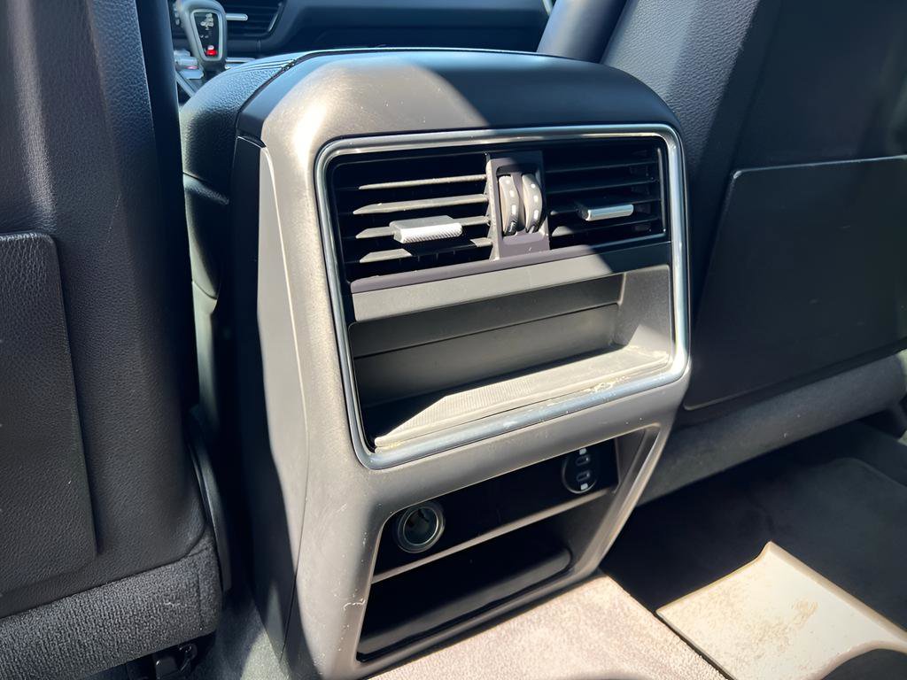 Used 2020 Porsche Cayenne AWD/4WD image 19
