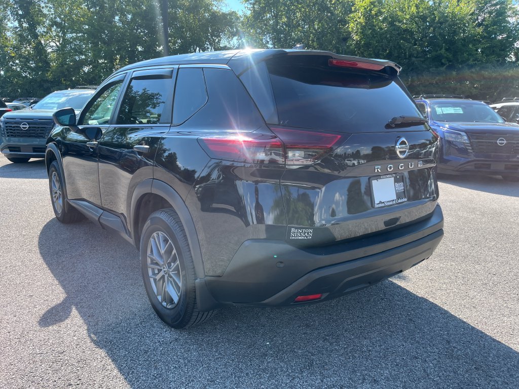 Used 2021 Nissan Rogue S FWD image 3