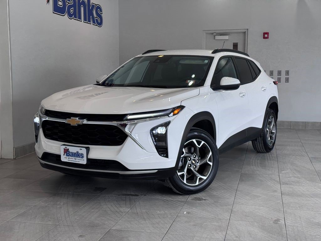 Certified 2025 Chevrolet Trax LT w/ LT Convenience Package image 2