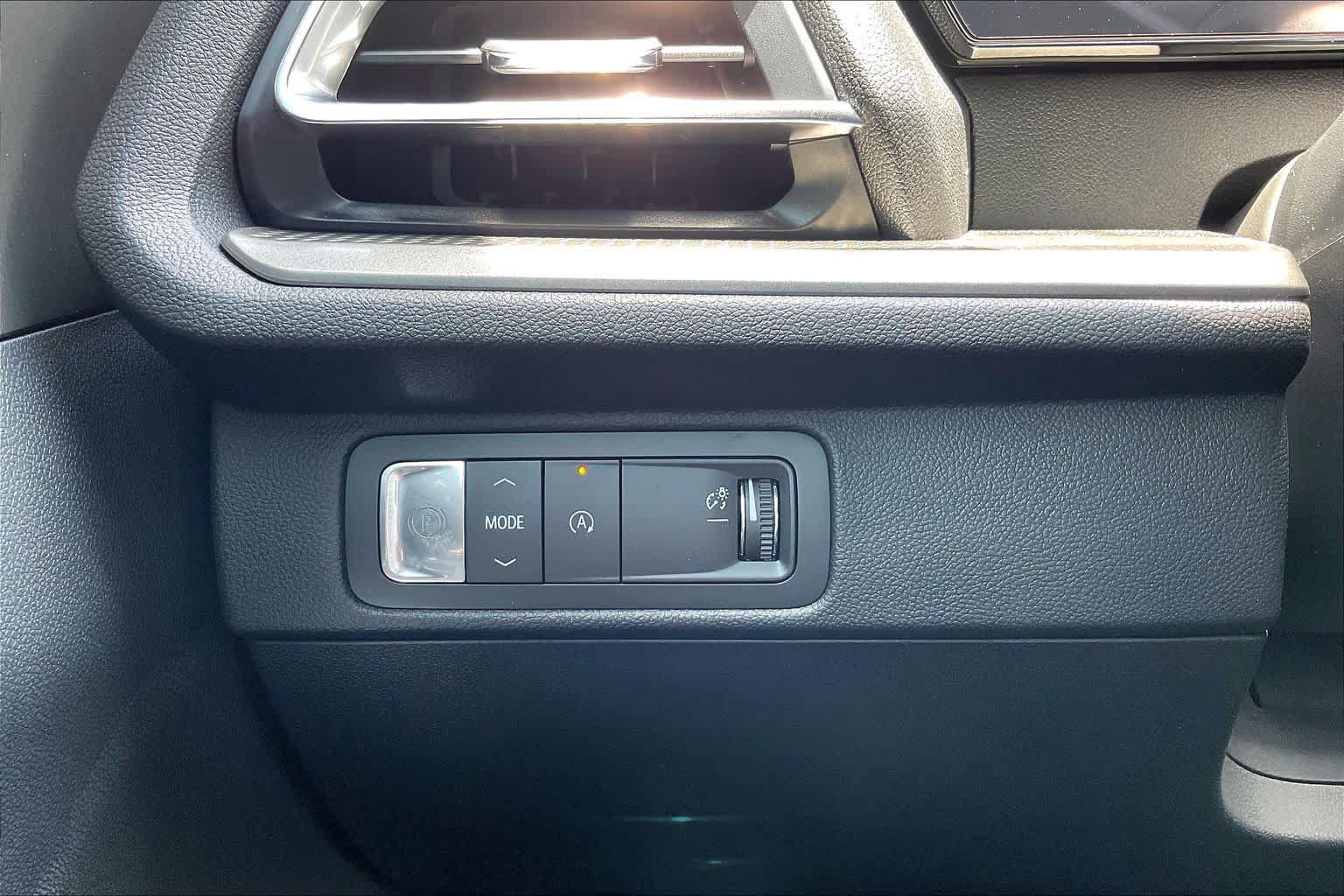 New 2026 Chevrolet Traverse LT w/ Driver Confidence Package FWD image 18