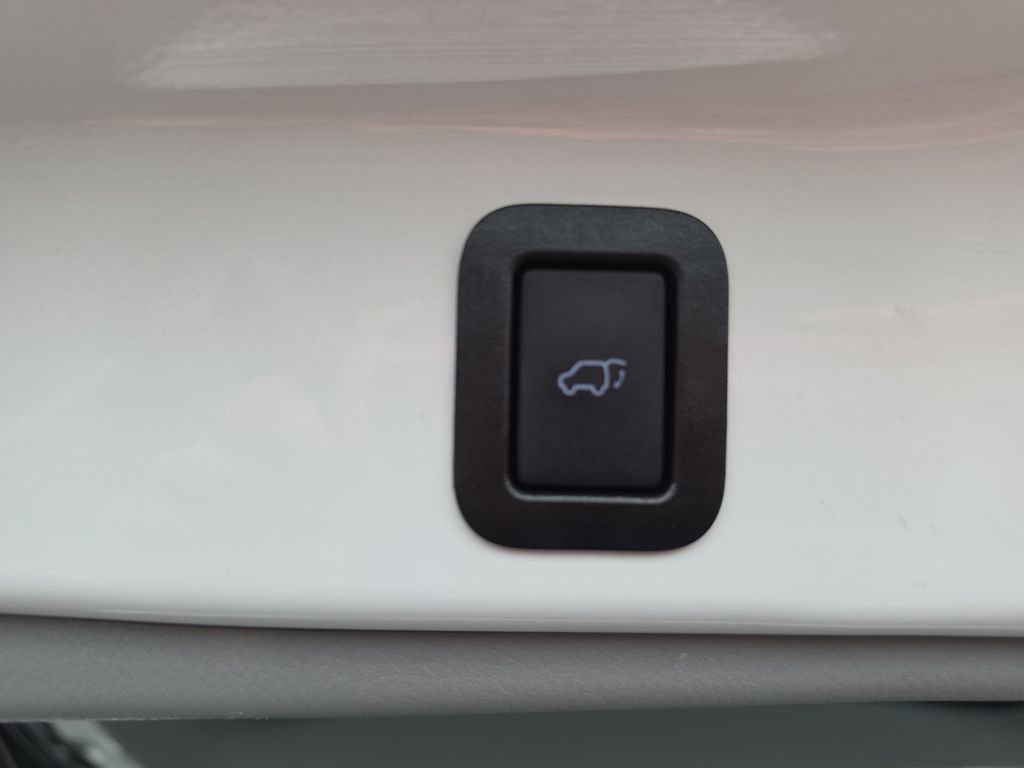 Used 2019 Toyota Highlander Limited Platinum AWD/4WD image 11