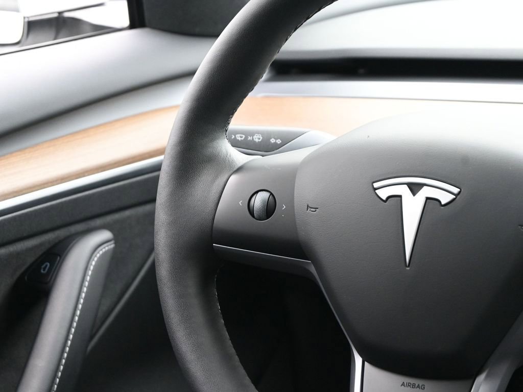 Used 2023 Tesla Model 3 Standard Range image 31
