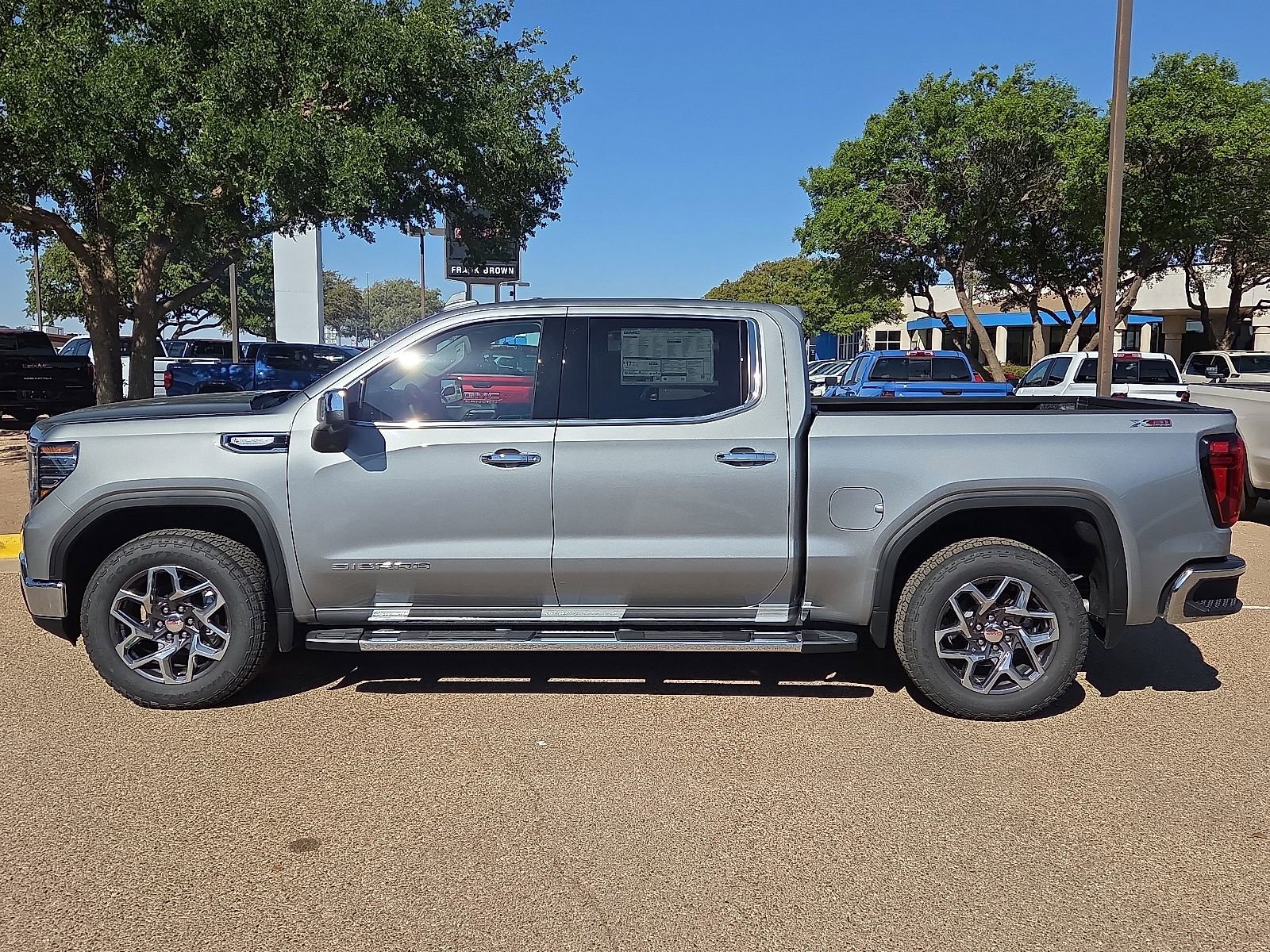 New 2026 GMC Sierra 1500 SLT AWD/4WD image 2