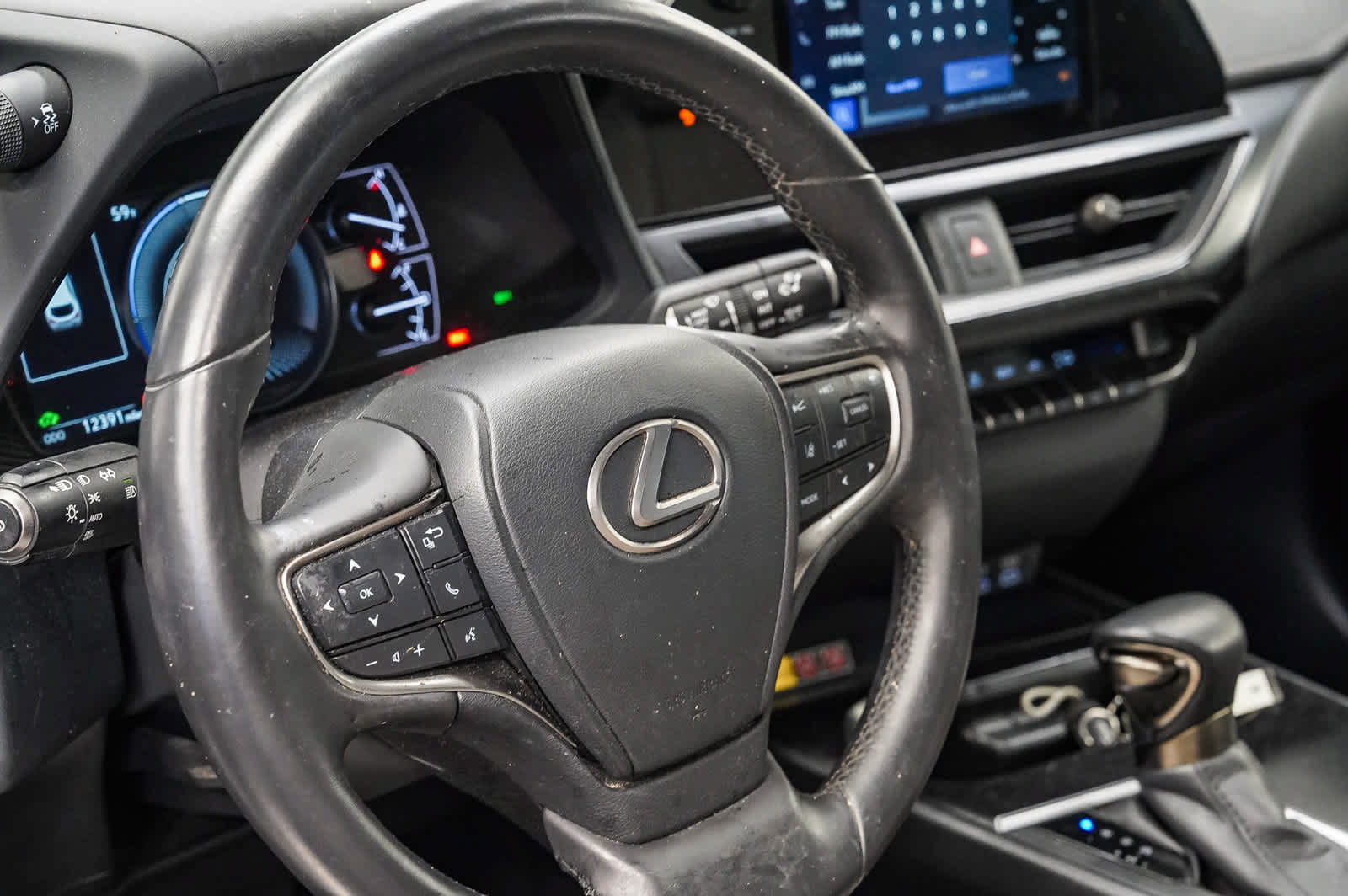 Used 2024 Lexus UX 250h FWD image 21