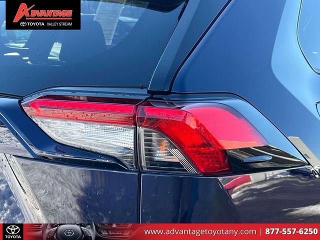 Used 2023 Toyota RAV4 SE w/ Weather & Moonroof Package image 15