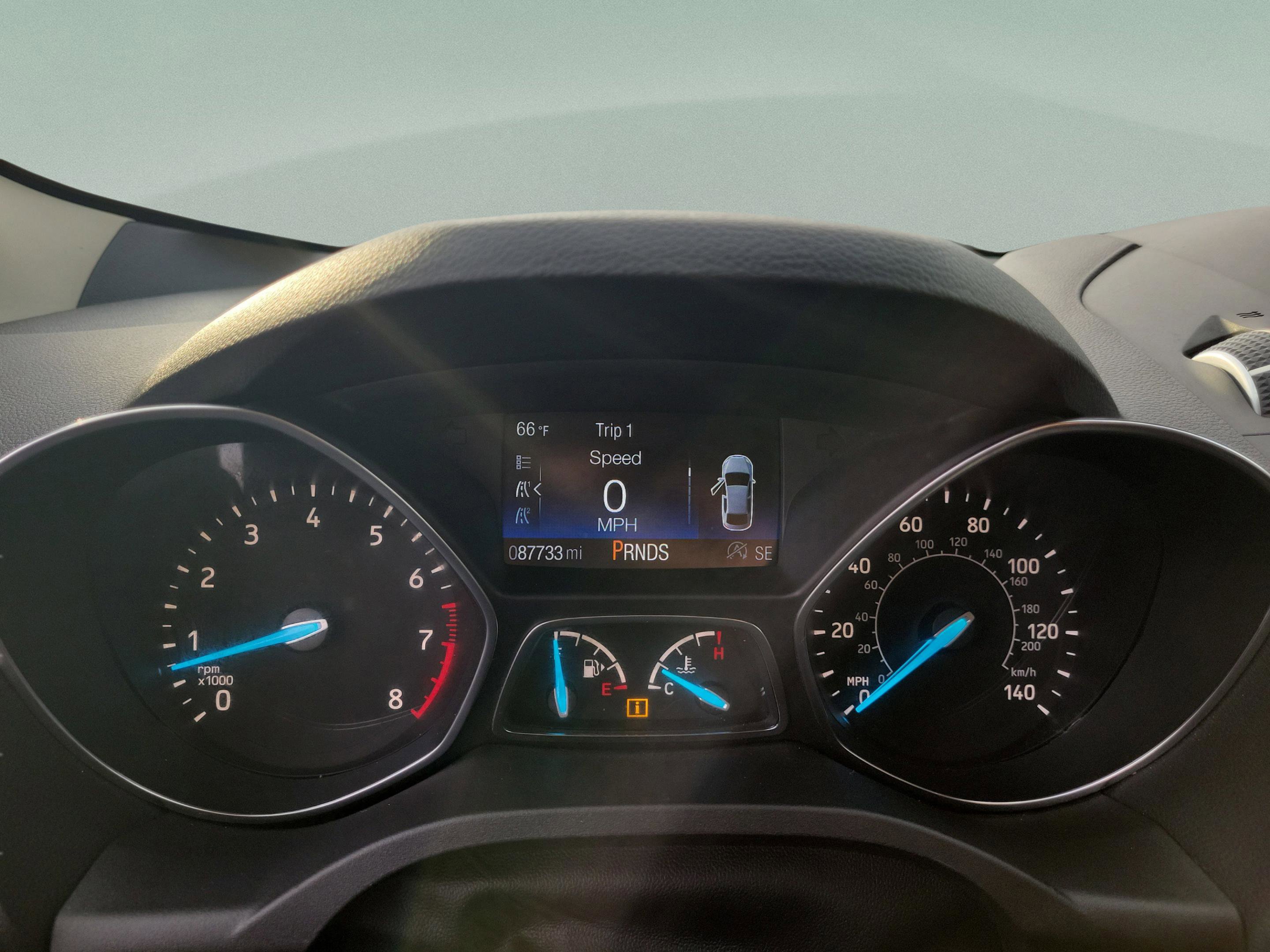 Used 2018 Ford Escape SE w/ SE Sync 3 Package image 24