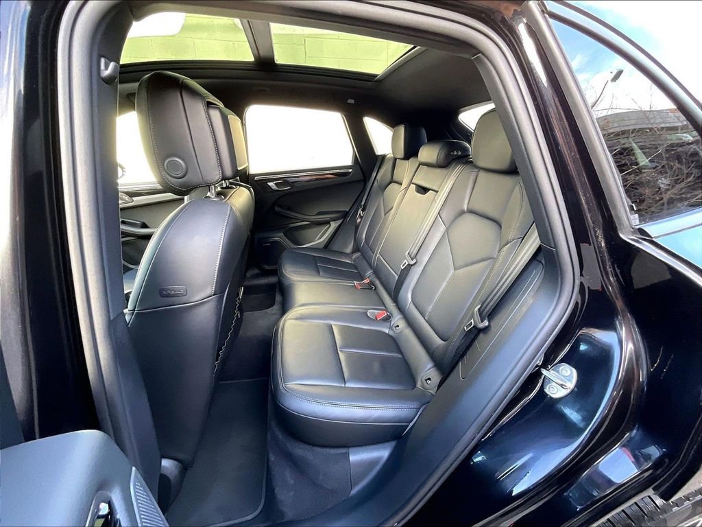 Used 2025 Porsche Macan image 22