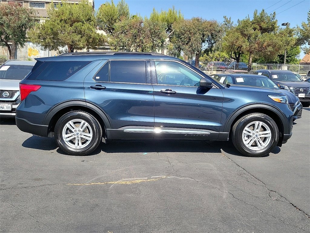Used 2023 Ford Explorer XLT image 30