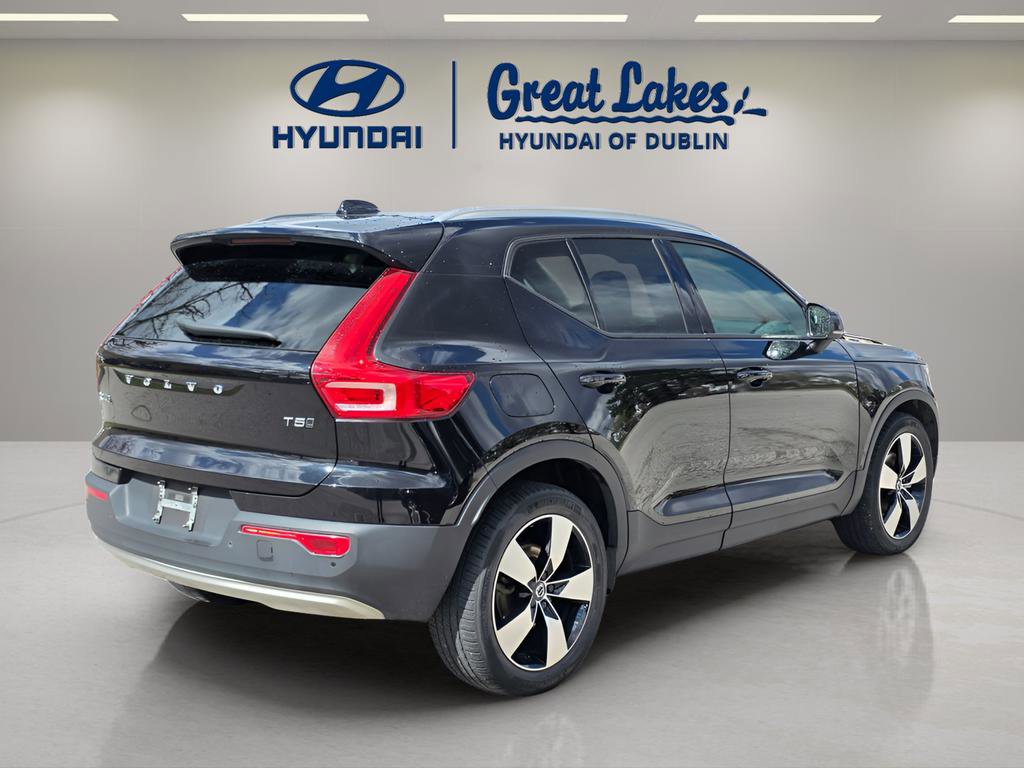Used 2020 Volvo XC40 T5 Momentum image 5