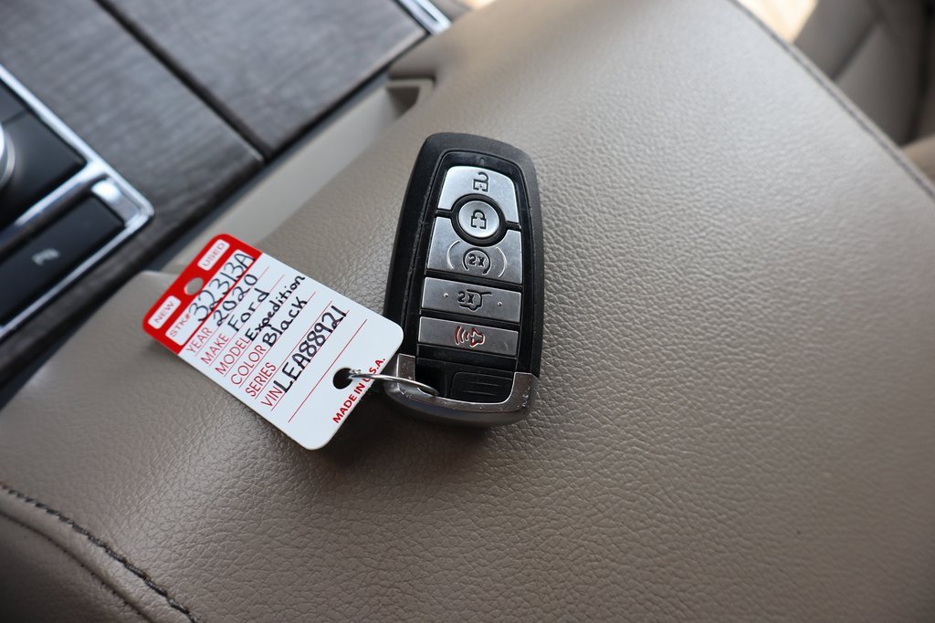 Used 2020 Ford Expedition Limited image 46