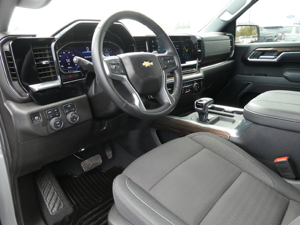 Certified 2025 Chevrolet Silverado 1500 LT AWD/4WD image 23