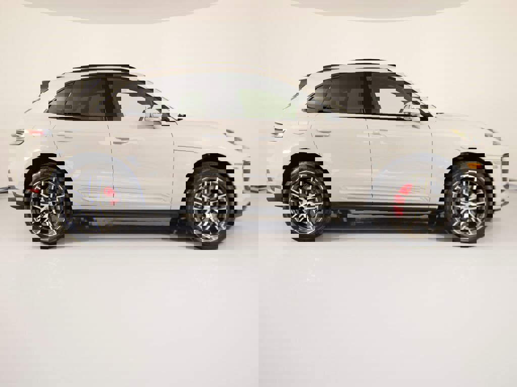 New 2026 Porsche Macan S image 8