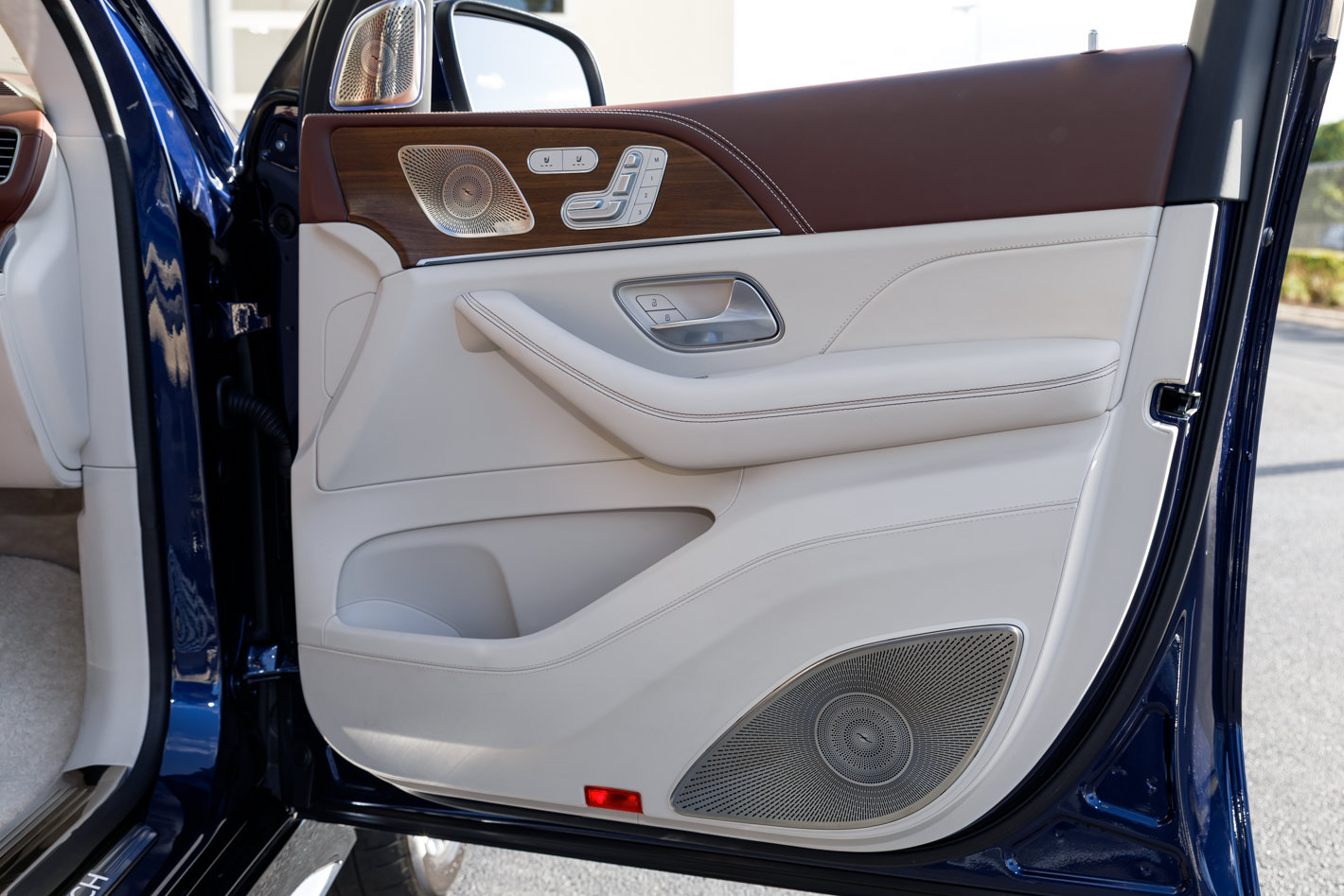 Used 2026 Mercedes-Benz Maybach GLS 600 4MATIC image 44