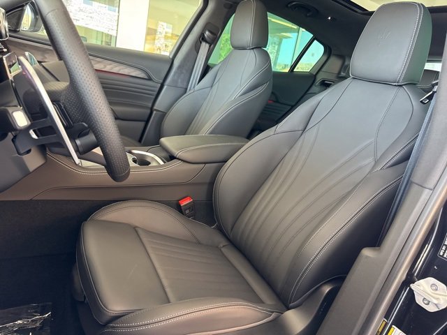 New 2025 Maserati Grecale Modena image 14